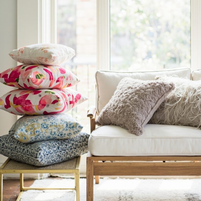 Spring 2026 Throw Pillow Trends: Colors and Textures Worth Knowing (Part 8)