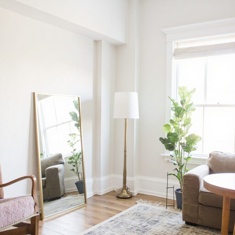 How to Use Mirrors to Make Your Home Look Bigger (Without Funhouse Vibes)
