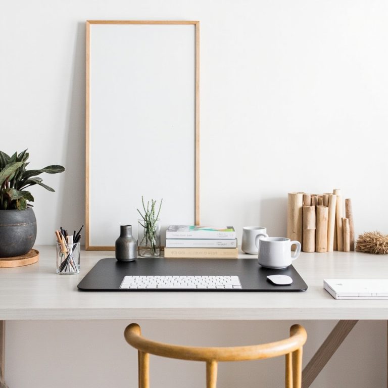 10 Best Minimalist Desk Setups Under $200 (2026) (Part 4)